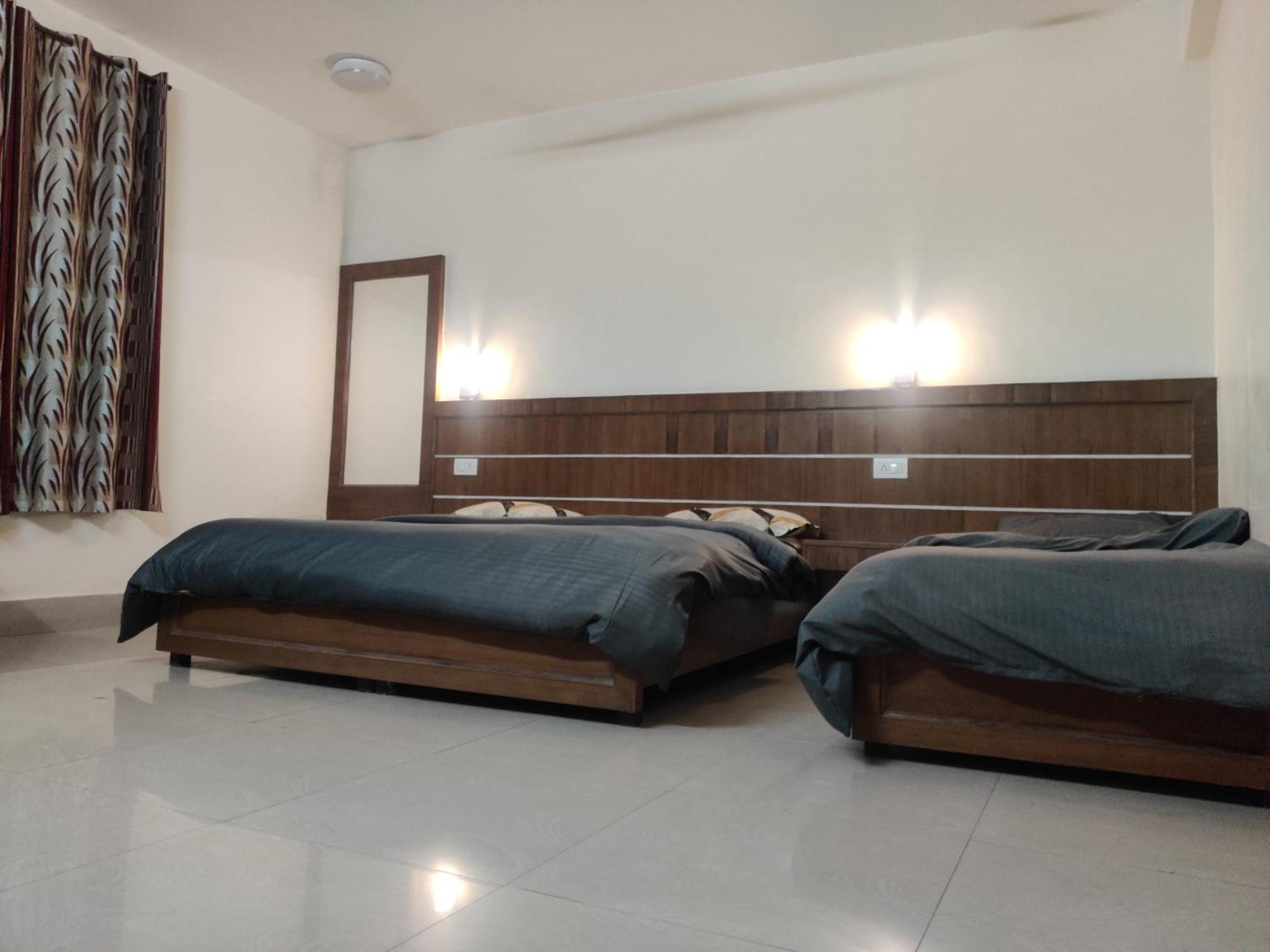 Hotel Hv Nāhan Habitación foto