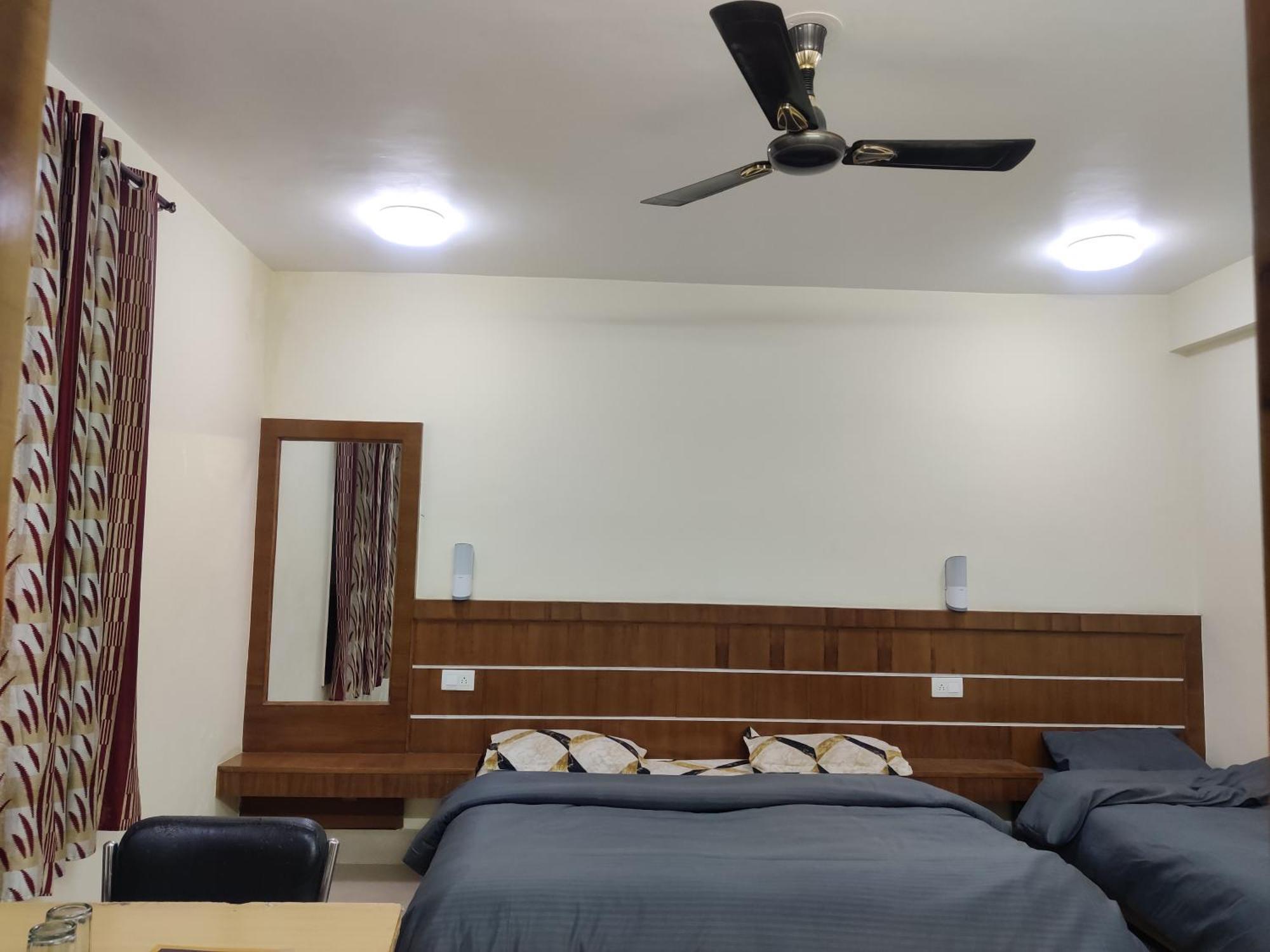 Hotel Hv Nāhan Habitación foto